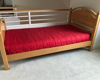 $200.00 Pair of Ethan Allen Twin Beds...........including red quilts, circa 1990
78.5”L x 42”1/4”W x 79.5”H
Headboard is 79.5”H
Each bed includes mattress