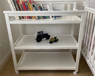 CLEARANCE!   $20.00 NOW, WAS $50.00………..Changing Table