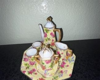 Tiny Tea Set w/Floral Design
