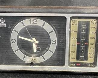 Vintage GE General Electric Clock Radio