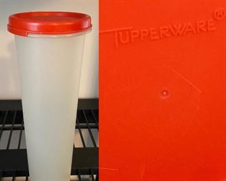 1607-12 Vintage Tupperware Container