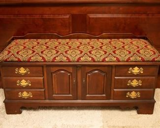Lane cedar chest