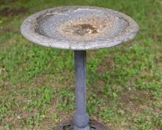 Cast metal bird bath