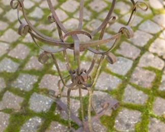 Metal flower pot rack