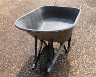 Wheelbarrow with aluminum handles