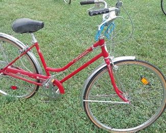 h Schwinn Breeze bicycle