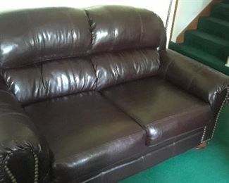 Hi leather love seat