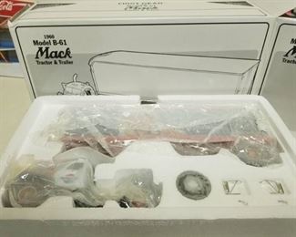 First Gear 1960 Model B-61 Mack Tractor and Trailer / Pepsi-Cola - Come Alive / 1/34 scale / NIB