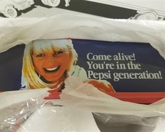 First Gear 1960 Model B-61 Mack Tractor and Trailer / Pepsi-Cola - Come Alive / 1/34 scale / NIB