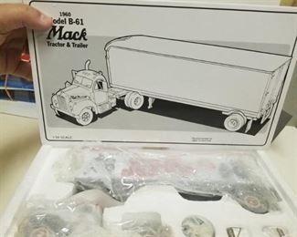 First Gear 1960 Model B-61 Mack Tractor and Trailer / Toy Collector Club / Pepsi-Cola / 1/34 scale / NIB