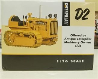 CAT D2 Caterpiller Track Type Tractor / 1/16 scale / see PIX / NIB