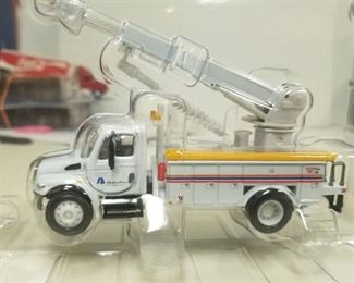 DG Bucket Truck / 1/64 scale / NIB