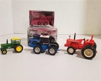 3 items / Tractors / John Deere 4520 / Ford 946 4WD / AC two Twenty