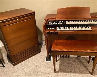 Hammond M3 Beautifully working Organ and matching Leslie 147 Speaker.