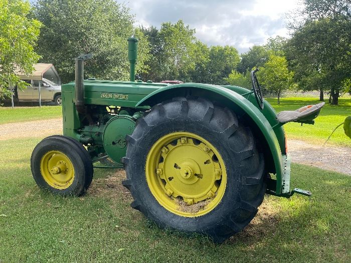  1945 John Deere D gasoline, rear fenders, restored, 36PTO, HP