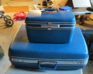 BLUE SAMSONITE