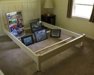 Queen size cottage style bed