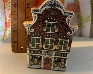 Polychroom Hand Painted Made in Holland House $8.00