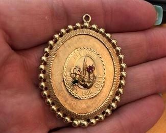 14K Gold New York Worlds Fair Pendant