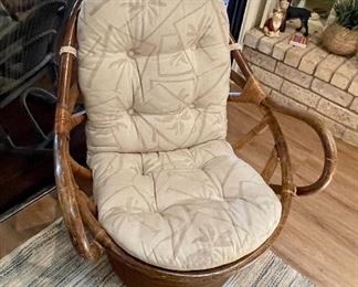 Awesome Rattan swivel, rocking chair