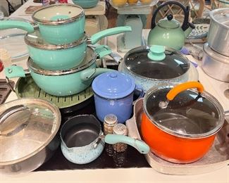 Paula Deen Large and small Aqua Speckle Cookware