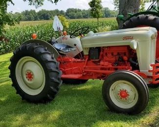 1953 ford jubilee tractor runs great 
