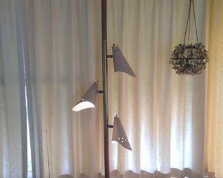 MCM lamp pole