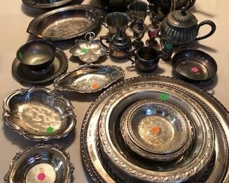 Assorted silver items