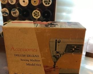 Singer 625 sewing machine