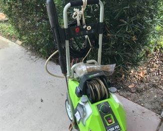 Green works 1700 PSI pressure washer