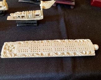Carved cribbage set with all the pieces