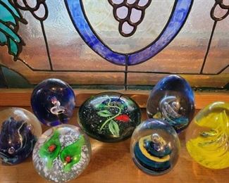 Collection of Beautiful Vintage Paper Weights & Orbs (many)