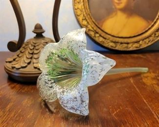 Vintage Hand Blown Green / White Speckled Lily