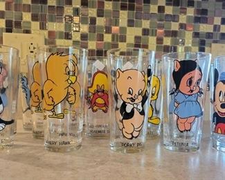 Warner Bros. Looney Tunes Glasses