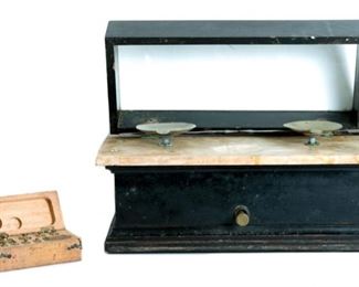 https://www.gallery63.net/auction-lot/apothecary-or-gold-balance-scale-w-weights_3844924991