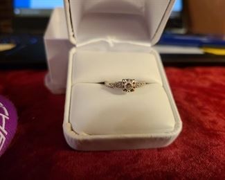 Diamond engagement Ring* white gold
