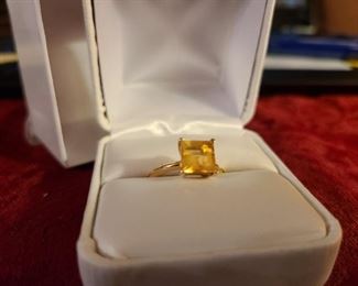 Topaz ring- gold ( ?)k