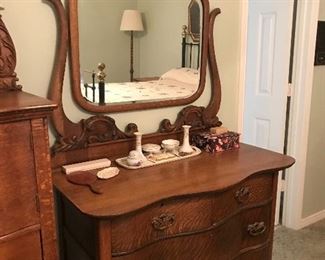Antique oak dresser/gentleman's vanity