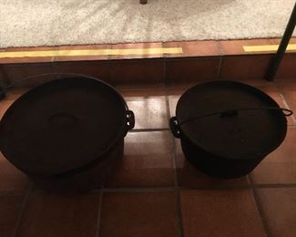 Cast iron pots with lids