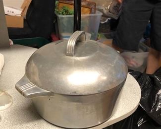 Vintage Magnalite Dutch Oven