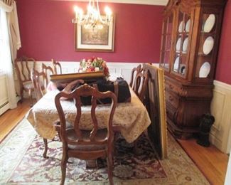 Stylish Ethan Allen Dining Room Suite
