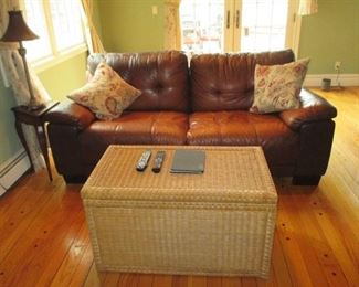 Comfortable Leather Sofa Suite