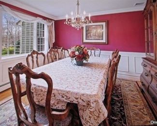 Stylish Ethan Allen Dining Room Suite