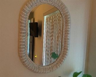 WICKER MIRROR
