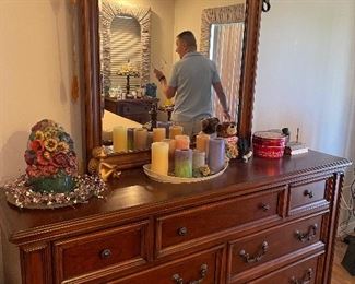 DRESSER WITH MIRROR