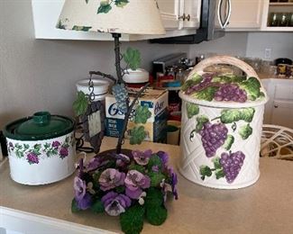 GRAPE DESIGN CANISTER AND ACCESSORIES