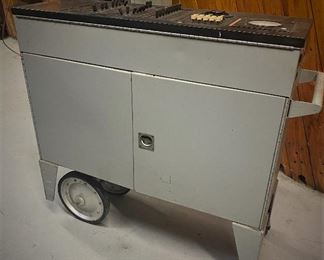 Hard to find Trunk Test Set & cart by Western Electric
(Photos by BC of Capitol Sales Services ) ...To Register and To Bid go to https://capitolsalesservices.hibid.com
