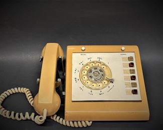 Stromberg Carlson rotary dial multi-line telephone ...To Register and To Bid go to https://capitolsalesservices.hibid.comphone