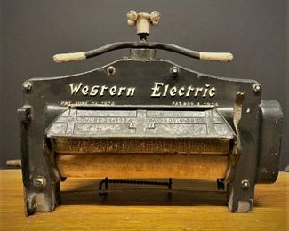1920s clothes ringer made by Western Electric
...To Register and To Bid go to https://capitolsalesservices.hibid.com