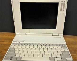 Vintage Compaq Lite 25 computer  ...To Register and To Bid go to https://capitolsalesservices.hibid.com